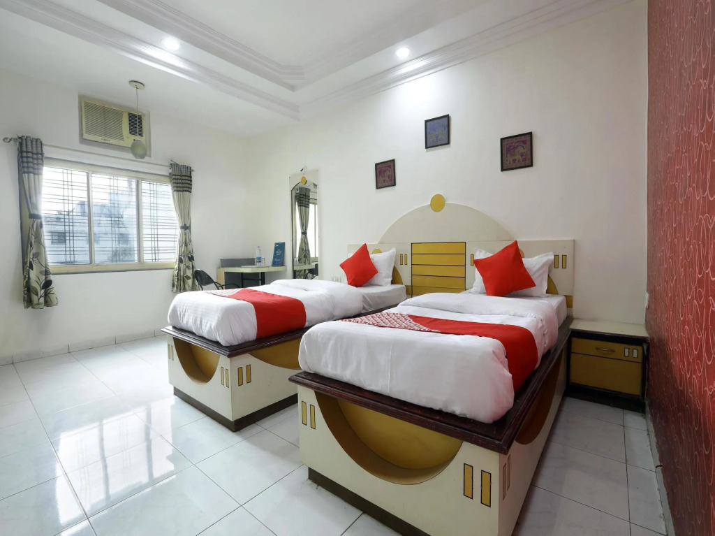 OYO Flagship 12049 Hotel Ravi Kiran Executive