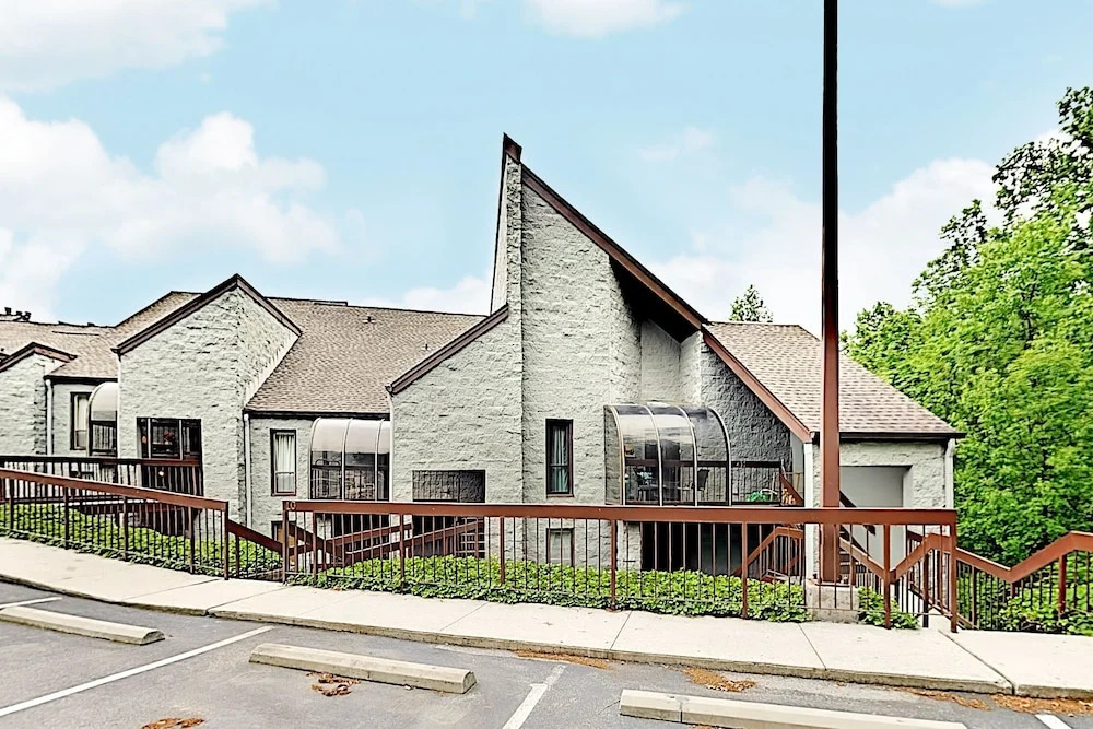Renovated In Coveted Community W/ 3 Pools 2 Bedroom Condo