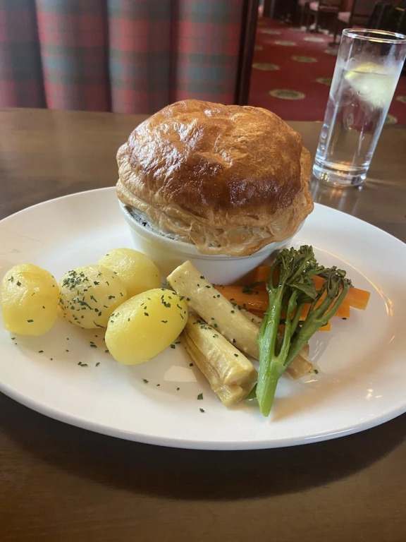 Lovat Arms Hotel