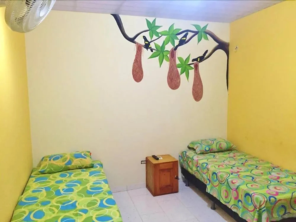 Anaira Hostel