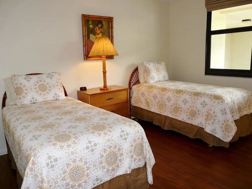 South end Condo With Pool/spa and Steps to Beach