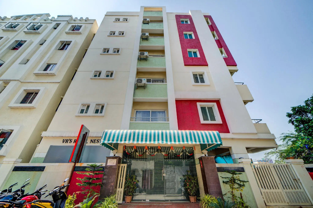 OYO 6749 The Royal Nest