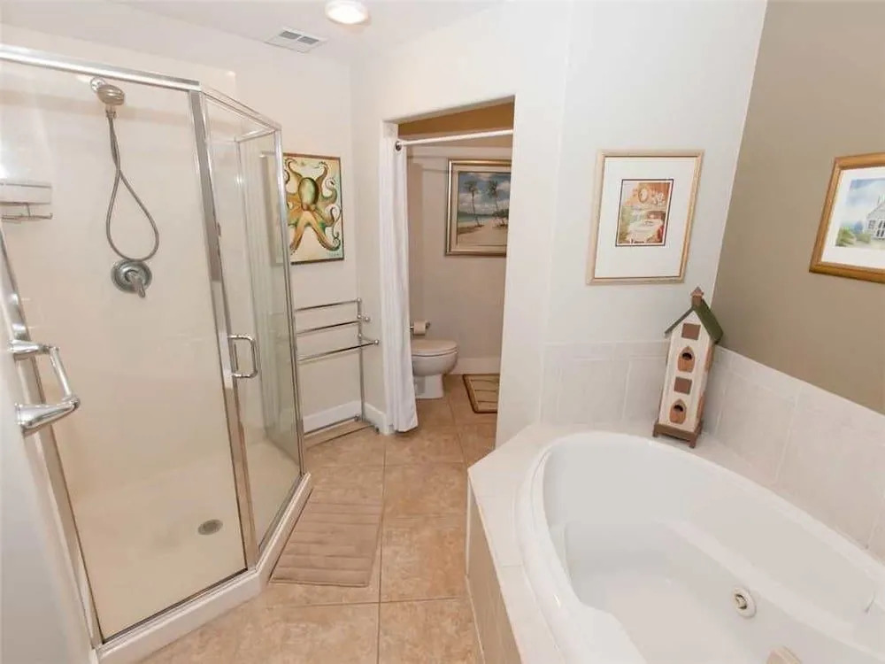 Island Tower 602 - 3 Br condo by RedAwning
