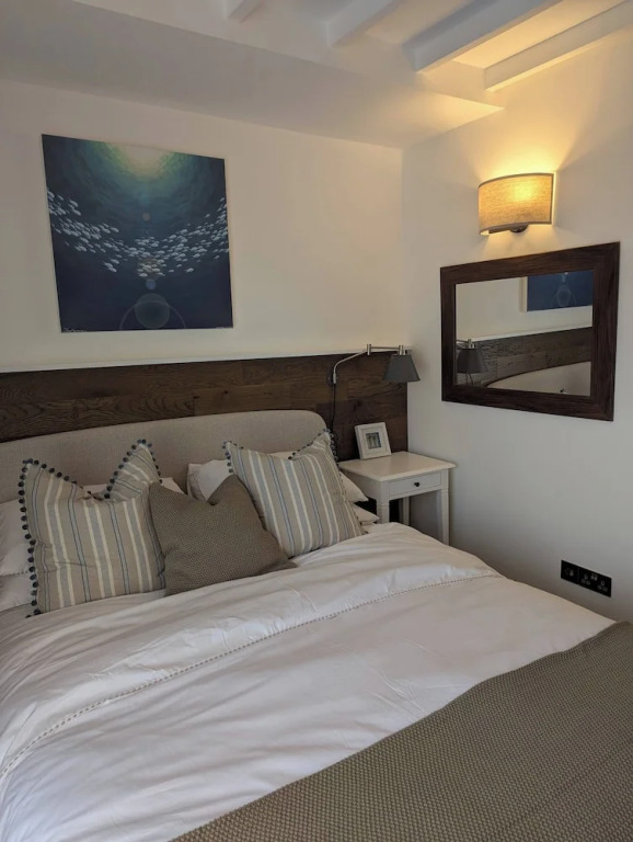 Stylish New Apartment in Central Seaview - 5 Star Comfort!