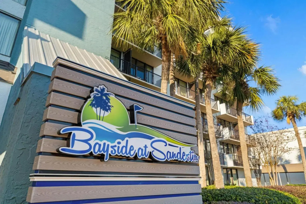 Lovely Sandestin Resort Studio with Balcony and Beautiful View