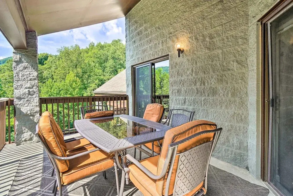 Cozy Gatlinburg Condo ~ 2 Mi to National Park!