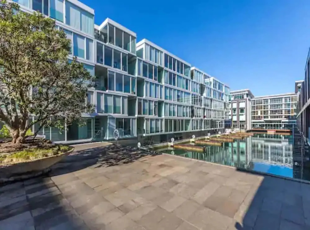 Wynyard Viaduct Harbour 2BR+Parking: Zodiak Stays