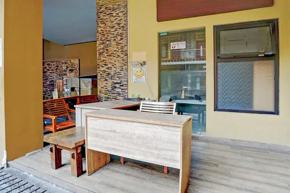 Hotel D'best Kutisari 6 Hour Stay