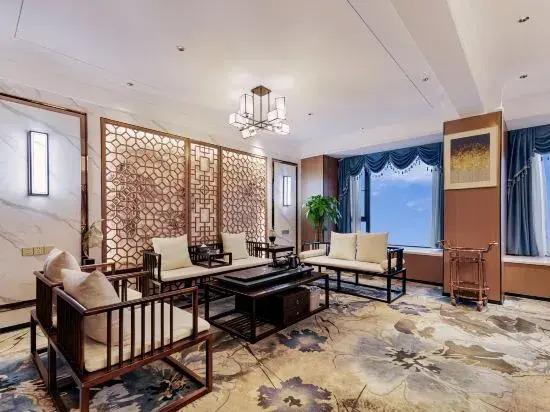 Yijia Lijing Hotel (Xipu Metro Station)
