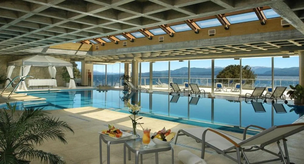 Cacique Inacayal Lake Hotel & Spa
