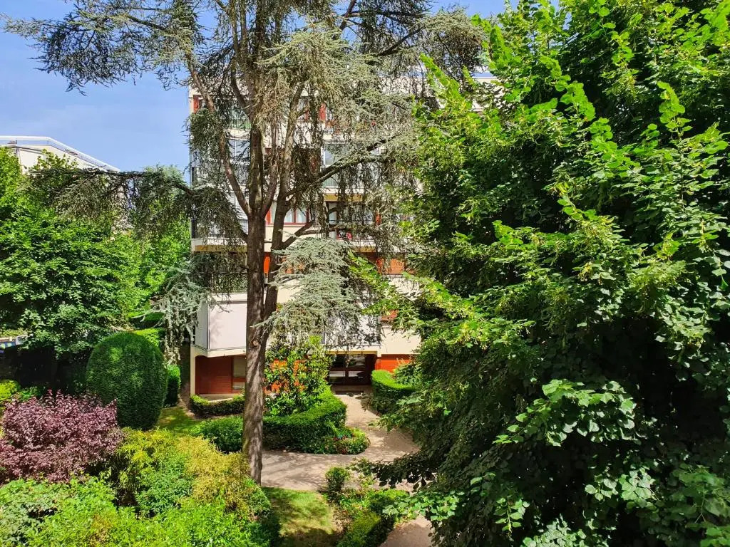 EXIGEHOME-Bel appartement avec patio à 10 min de Versailles