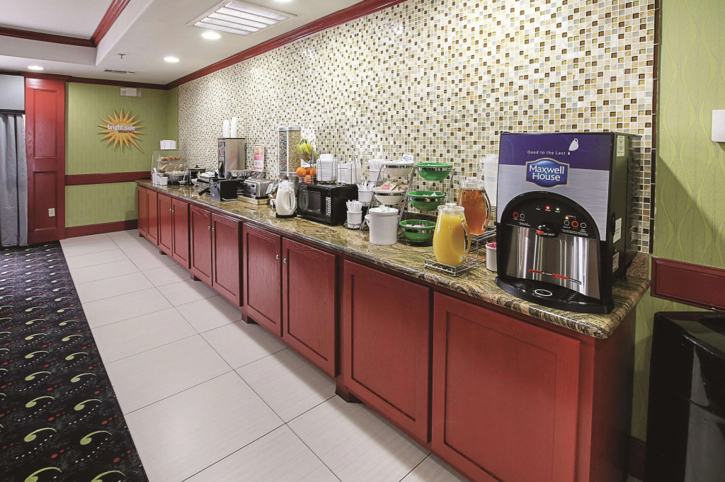 La Quinta Inn & Suites by Wyndham South Dallas - Hutchins