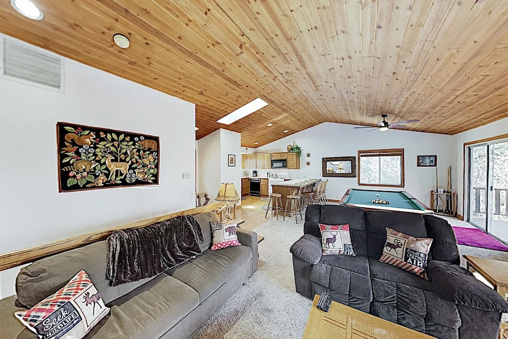 New Listing! Alpine W/ Private Hot Tub 3 Bedroom Home
