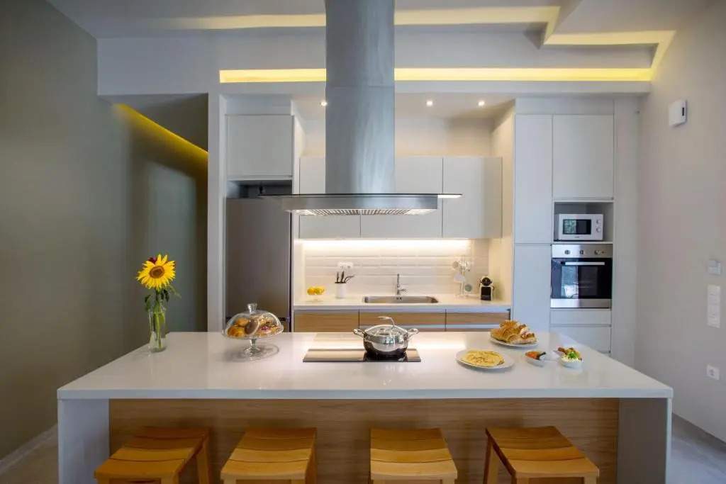Eumelia Iconic Villa, with Heated Pool & Whirlpool, By ThinkVilla