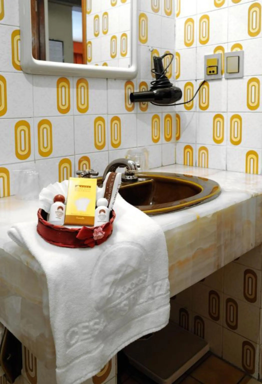 Cesars Plaza Hotel