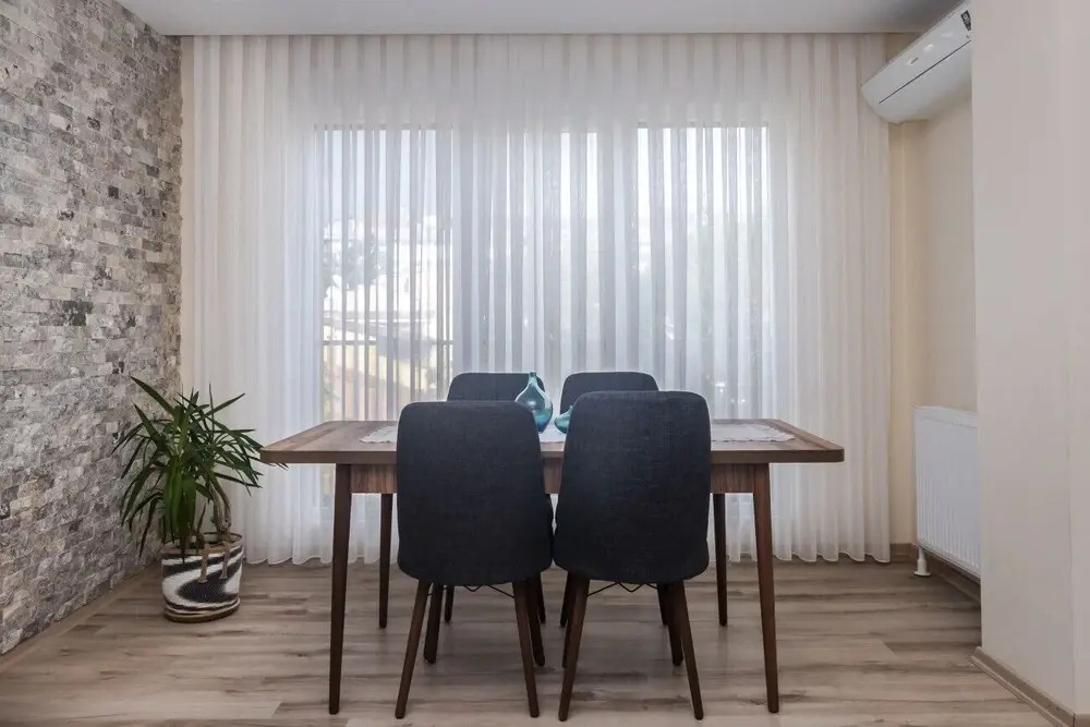 Modern and Central Flat With Balcony in Maltepe