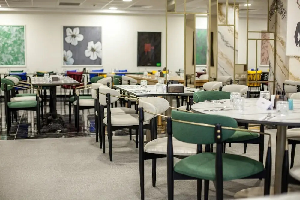 Qayser Deluxe Hotel