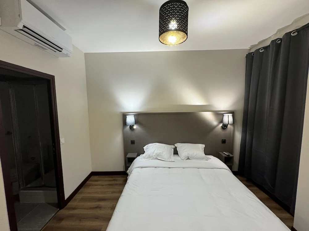HÔTEL ROYAL MONTREUIL