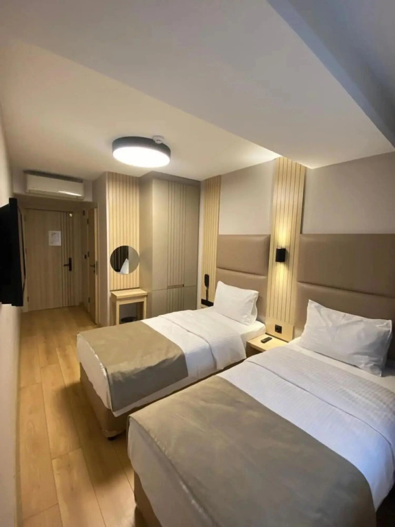 Otel Yeni̇ Kapi