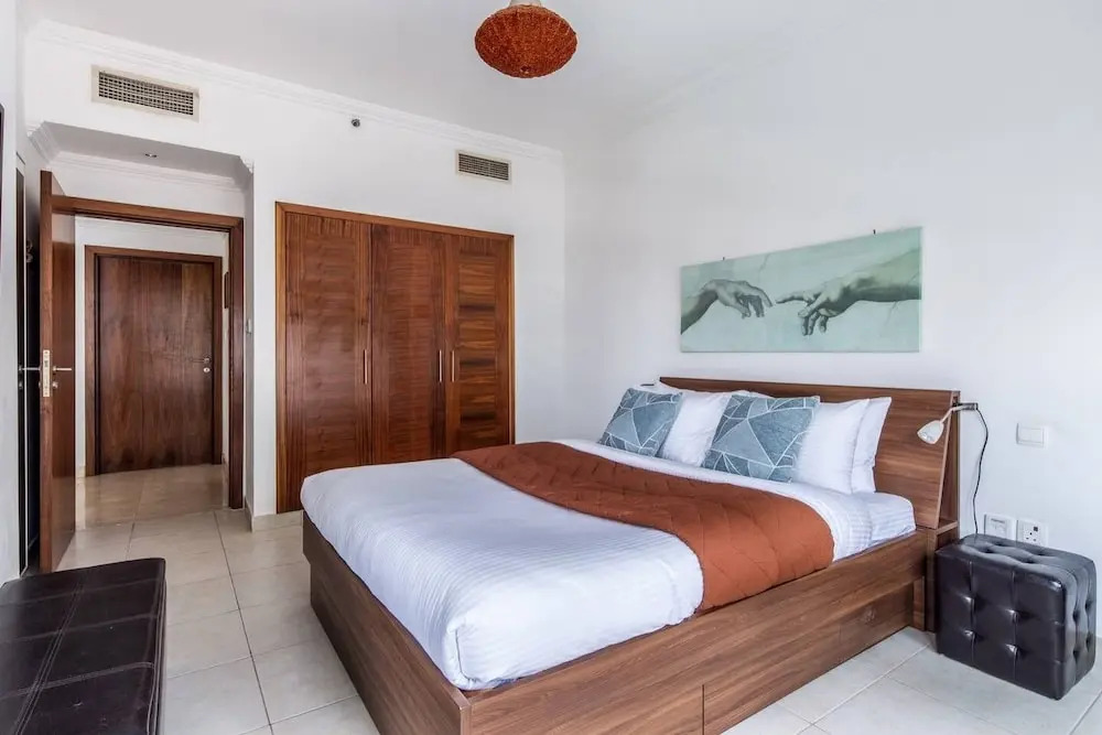 Unique & Stylish 1BR w/ Incomparable Marina Views!