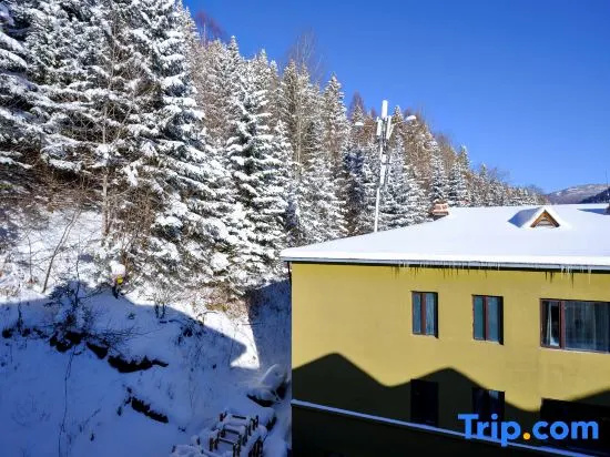 Snow Town Snow Mountain Snow Hotel