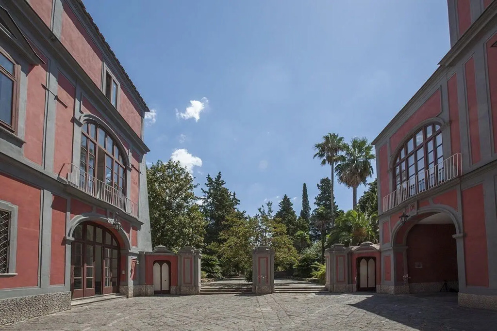 Palazzo Caracciolo