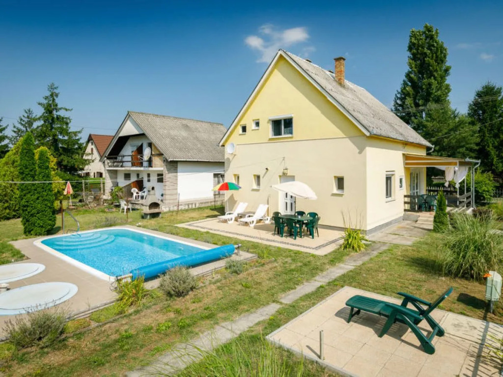 House Sunny Day Balatonmariafurdo