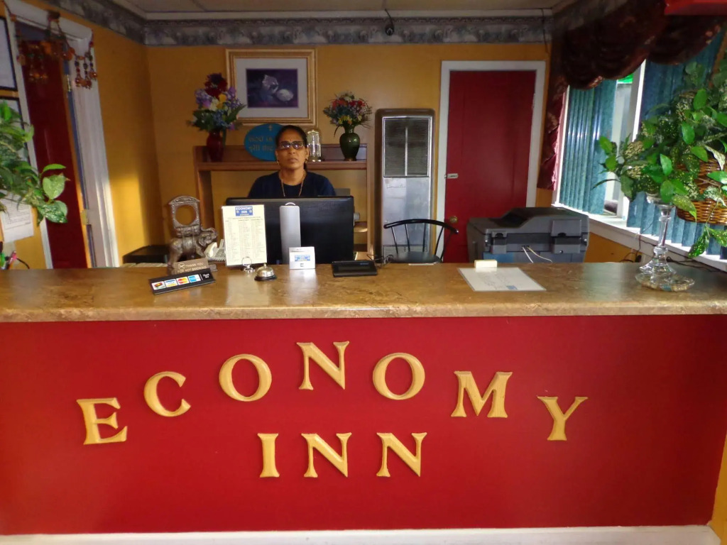 Economy Inn Express Warren