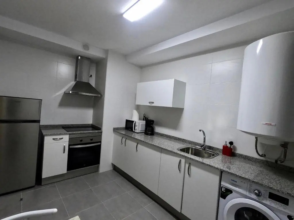 Apartamento con balcón y vistas al mar II