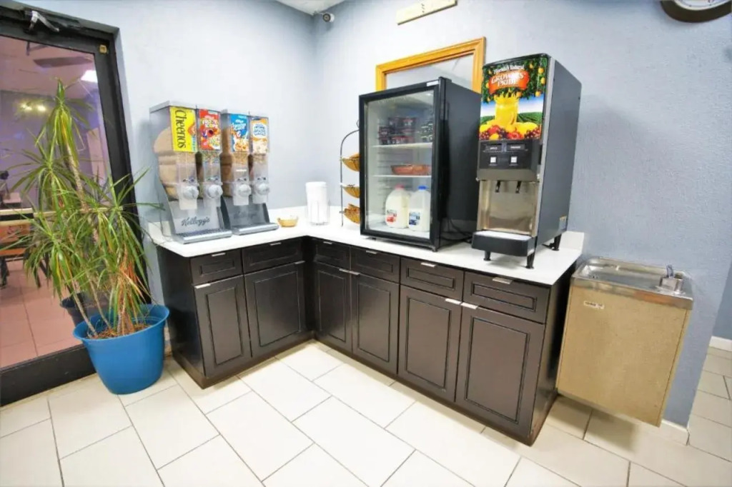 Columbus Inn and Suites