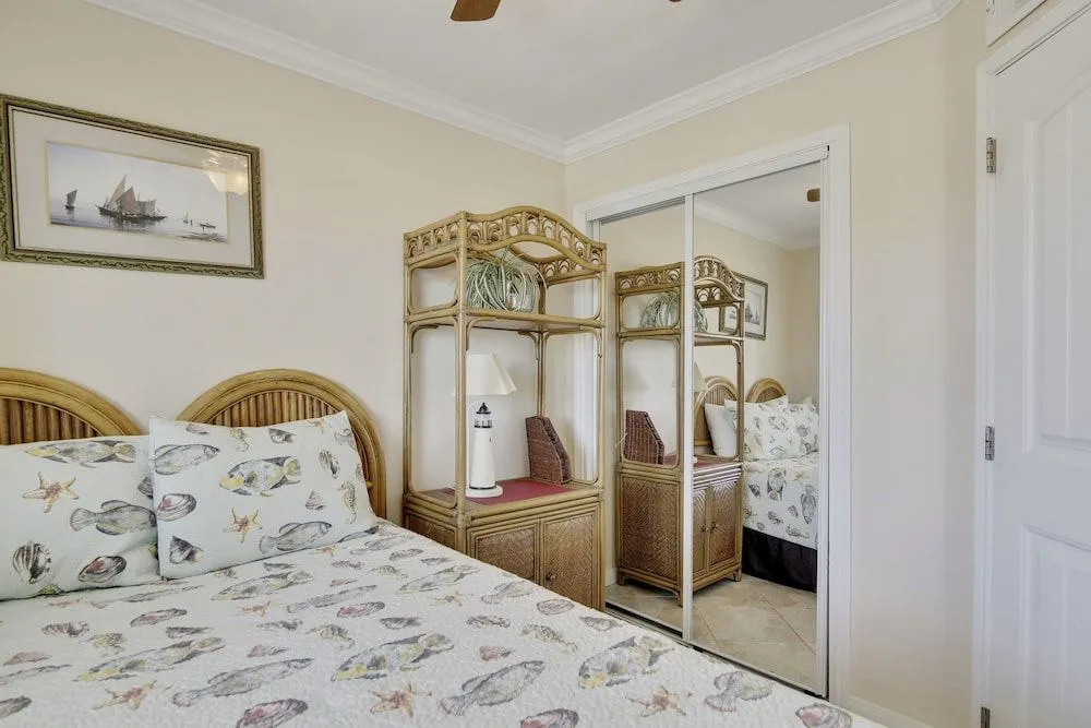 Seascape 1221 1 Bedroom Condo by RedAwning