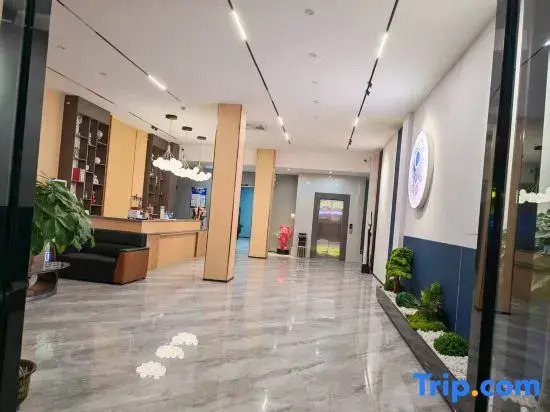 Hejia Smart Hotel (Ledong Commercial Pedestrian Street)