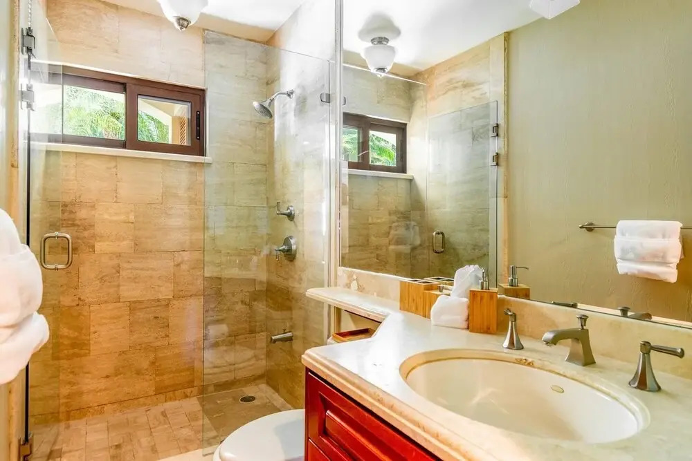 Spacious Open-Concept Condo with Stylish Design, Direct Beach Access & Resort-Style Amenities