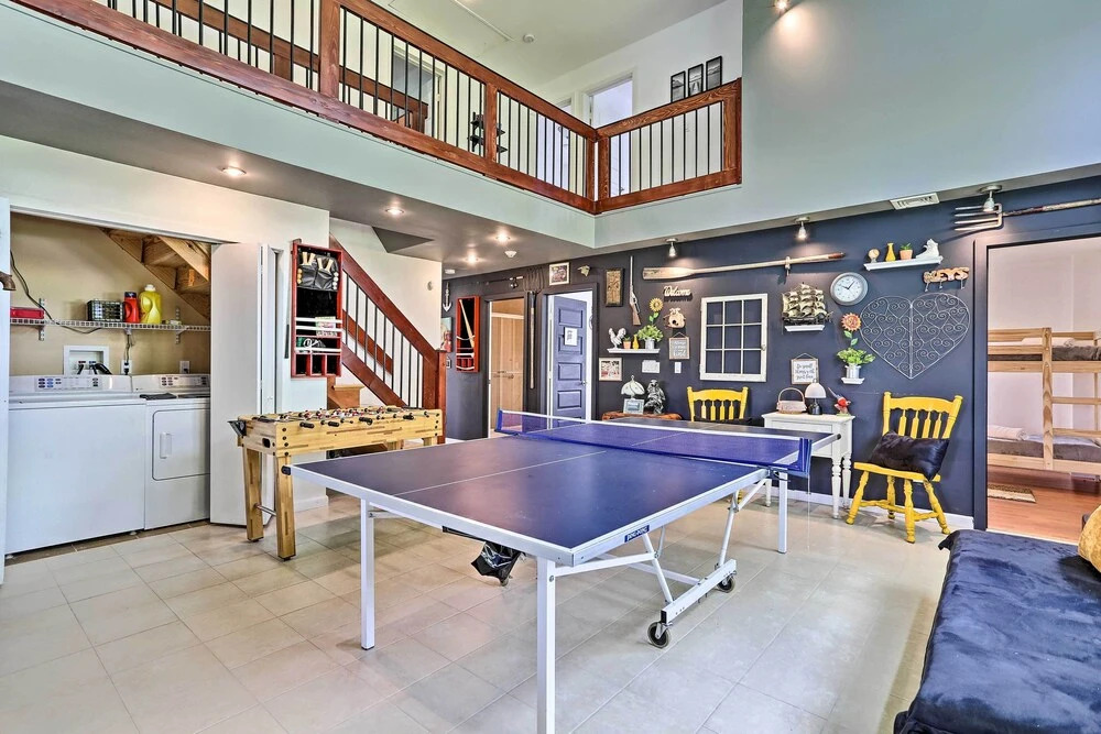 Luxe Lakefront Family Cottage: Private Beach, Dock