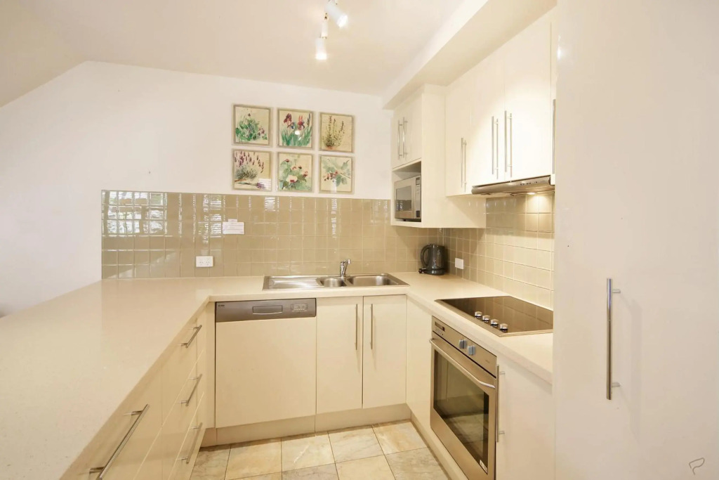 Alderly Apartment 10
