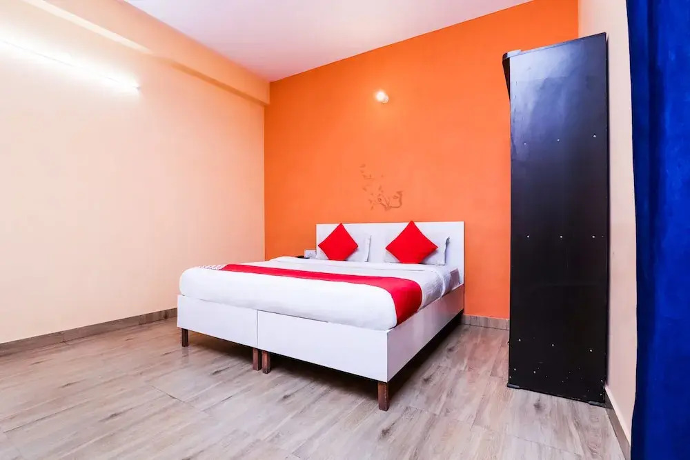 OYO 37194 Hotel Royal India