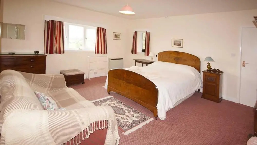 Eryl cottage in Rowen