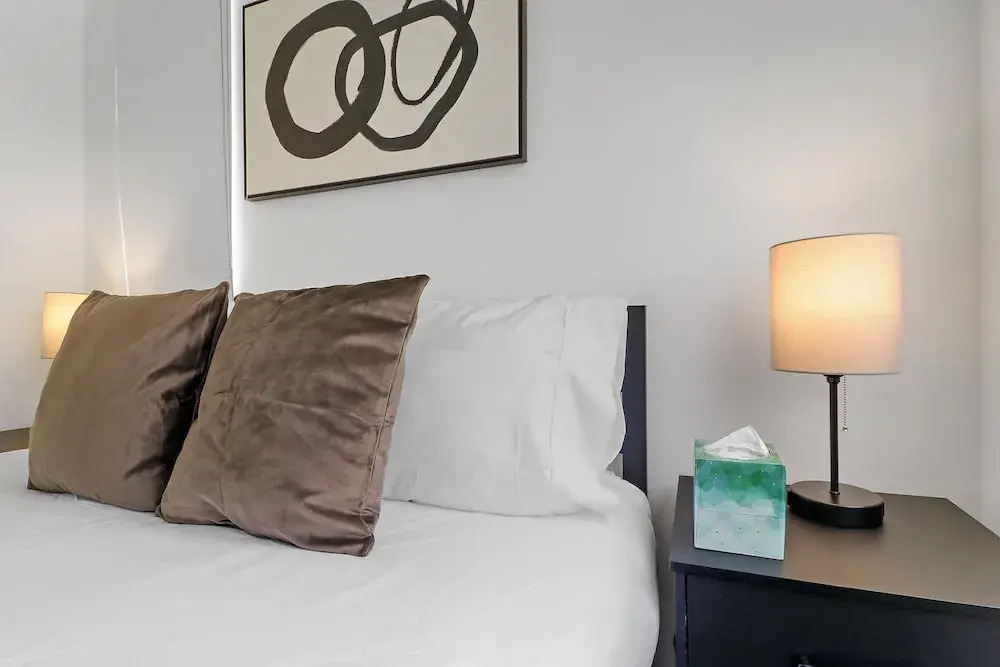 Stylish 4BR Stay - State rep
