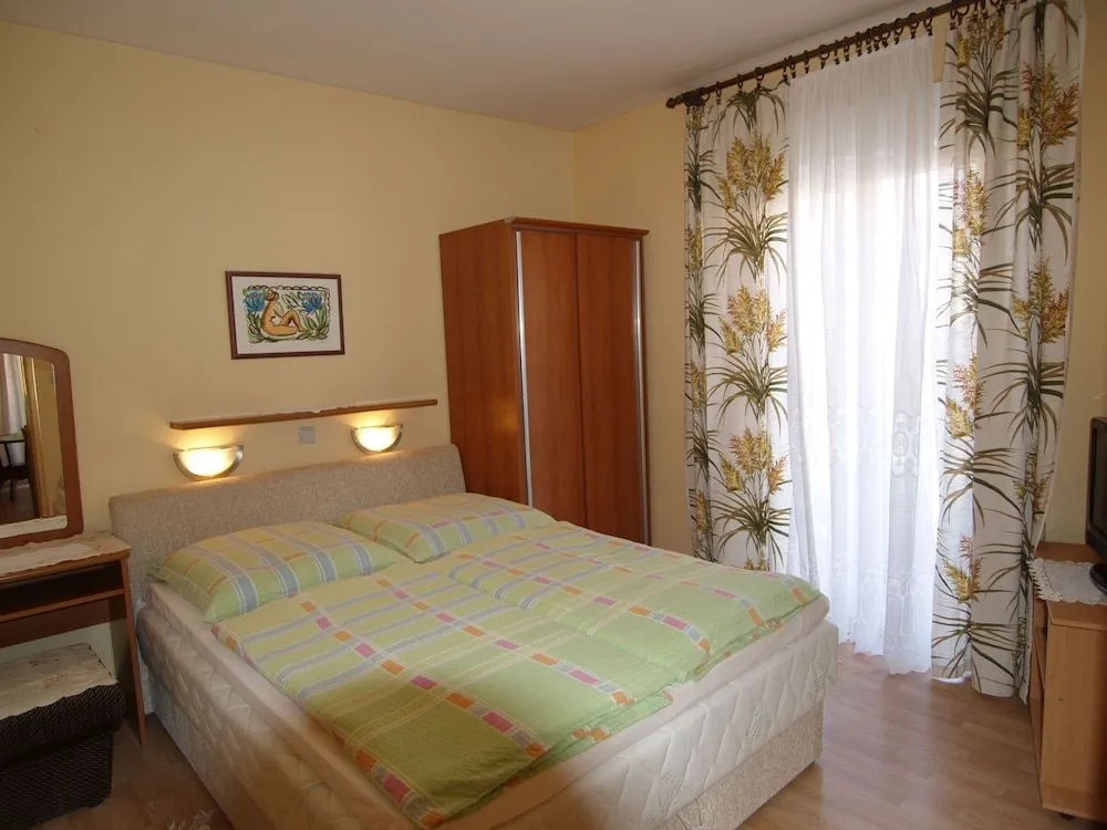 Guesthouse Mira