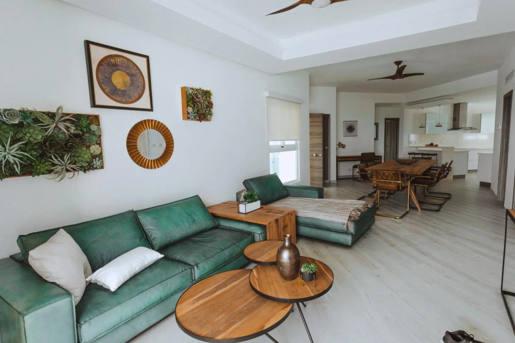Ocean views apartment with private beach in Playa
