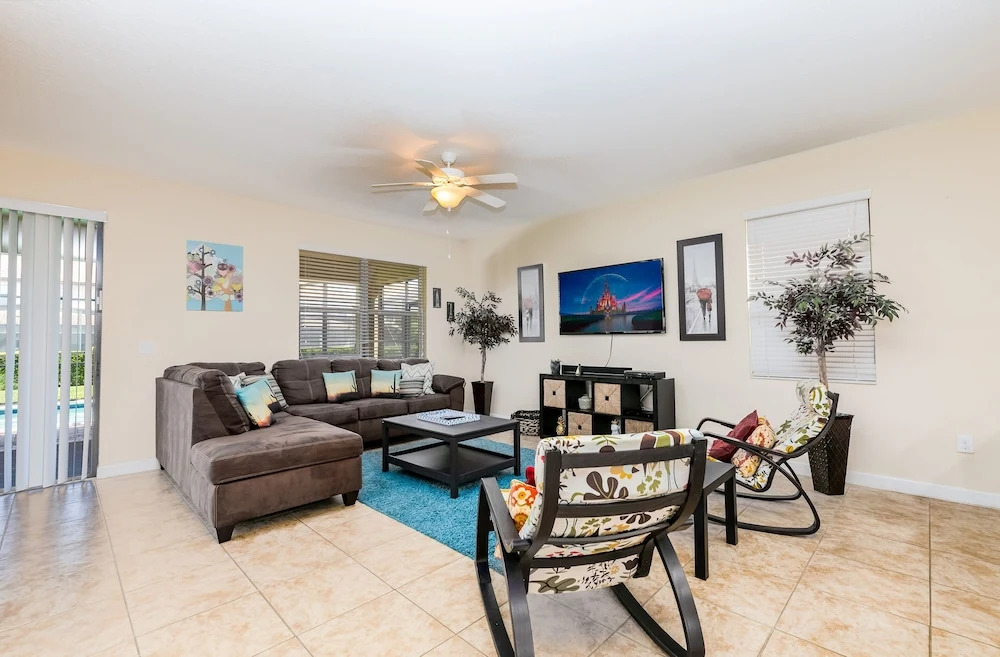 1440cg 7 Bedroom Home