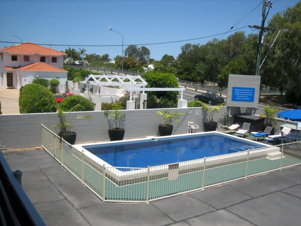 Regency Waterfront Motel