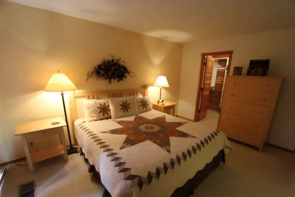 #489 Beautiful Snowcreek Retreat