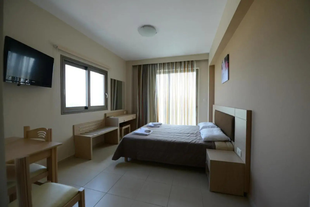 Crystal Bay Hotel