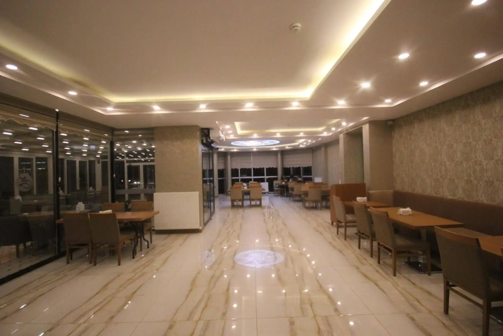 Garden Zara Hotel