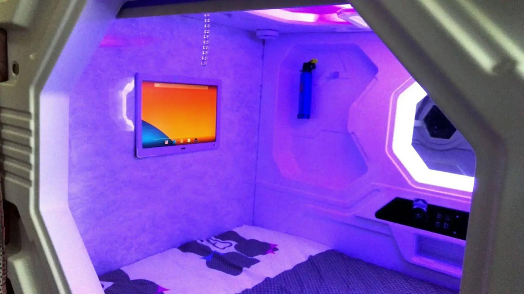 Intercity Capsule Youth Hostel Temple
