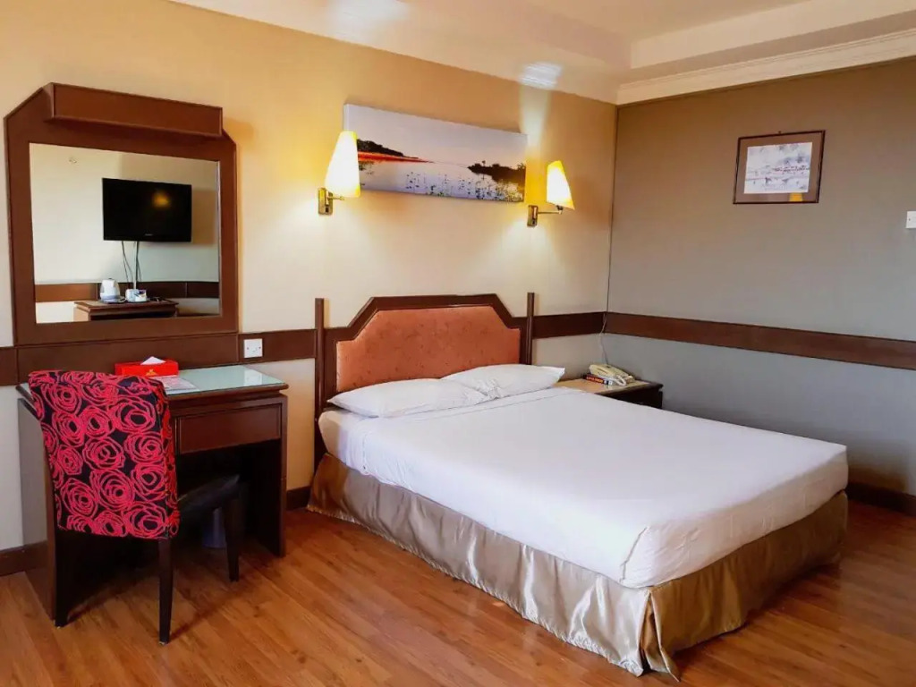 Hotel Grand Crystal