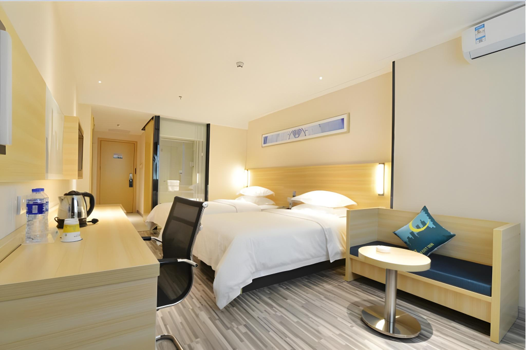 Queen Design Hotel (Qiandeng Lake Resort Guicheng Subway Station Branch)
