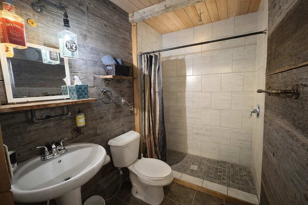 Outback Shack: Lake Access Studio in Woodruff