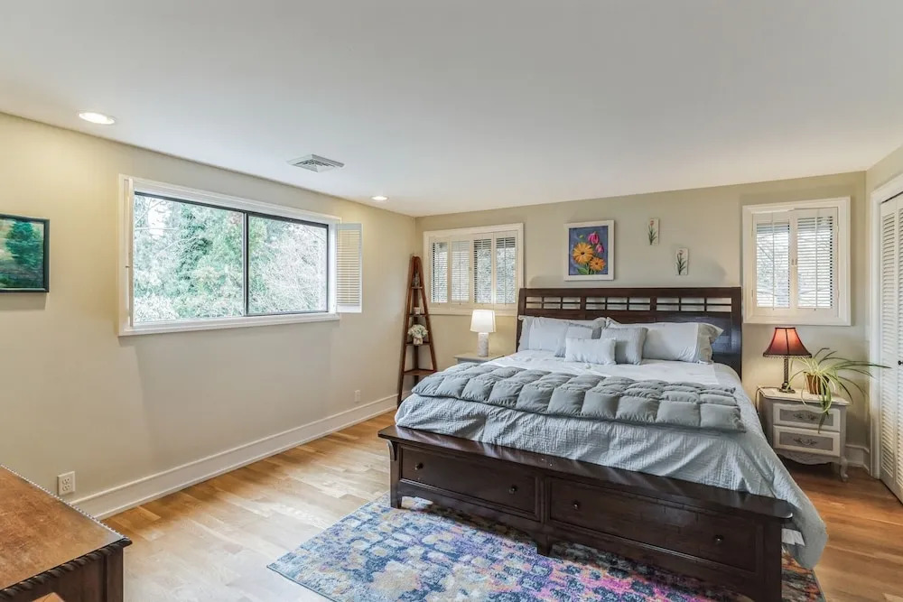 Eugene - Close To Everything 3 Bedroom Home by RedAwning
